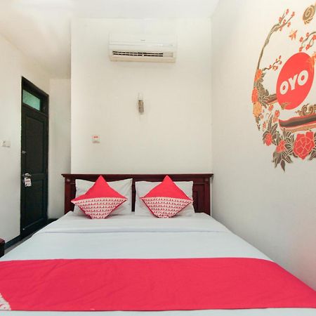 סוראבאיה Hotel O Genteng Near Genteng Market Formerly Uno Hotel מראה חיצוני תמונה