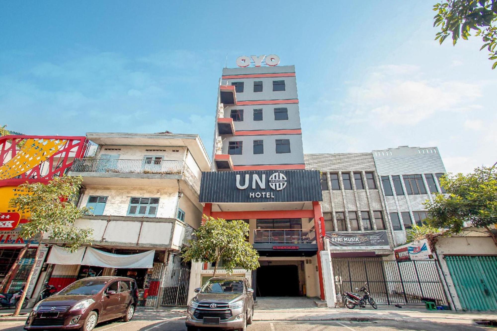 סוראבאיה Hotel O Genteng Near Genteng Market Formerly Uno Hotel מראה חיצוני תמונה