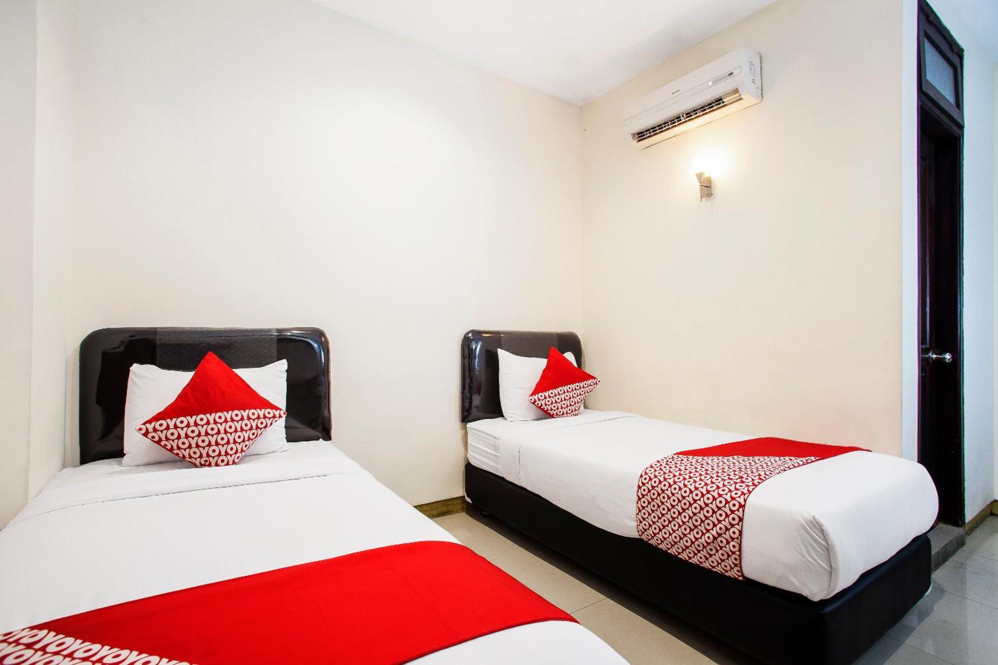 סוראבאיה Hotel O Genteng Near Genteng Market Formerly Uno Hotel מראה חיצוני תמונה