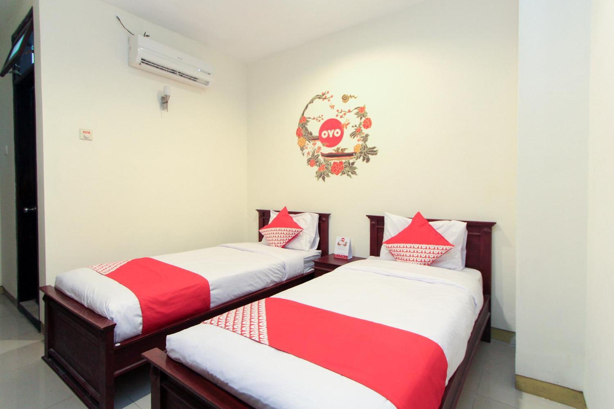 סוראבאיה Hotel O Genteng Near Genteng Market Formerly Uno Hotel מראה חיצוני תמונה