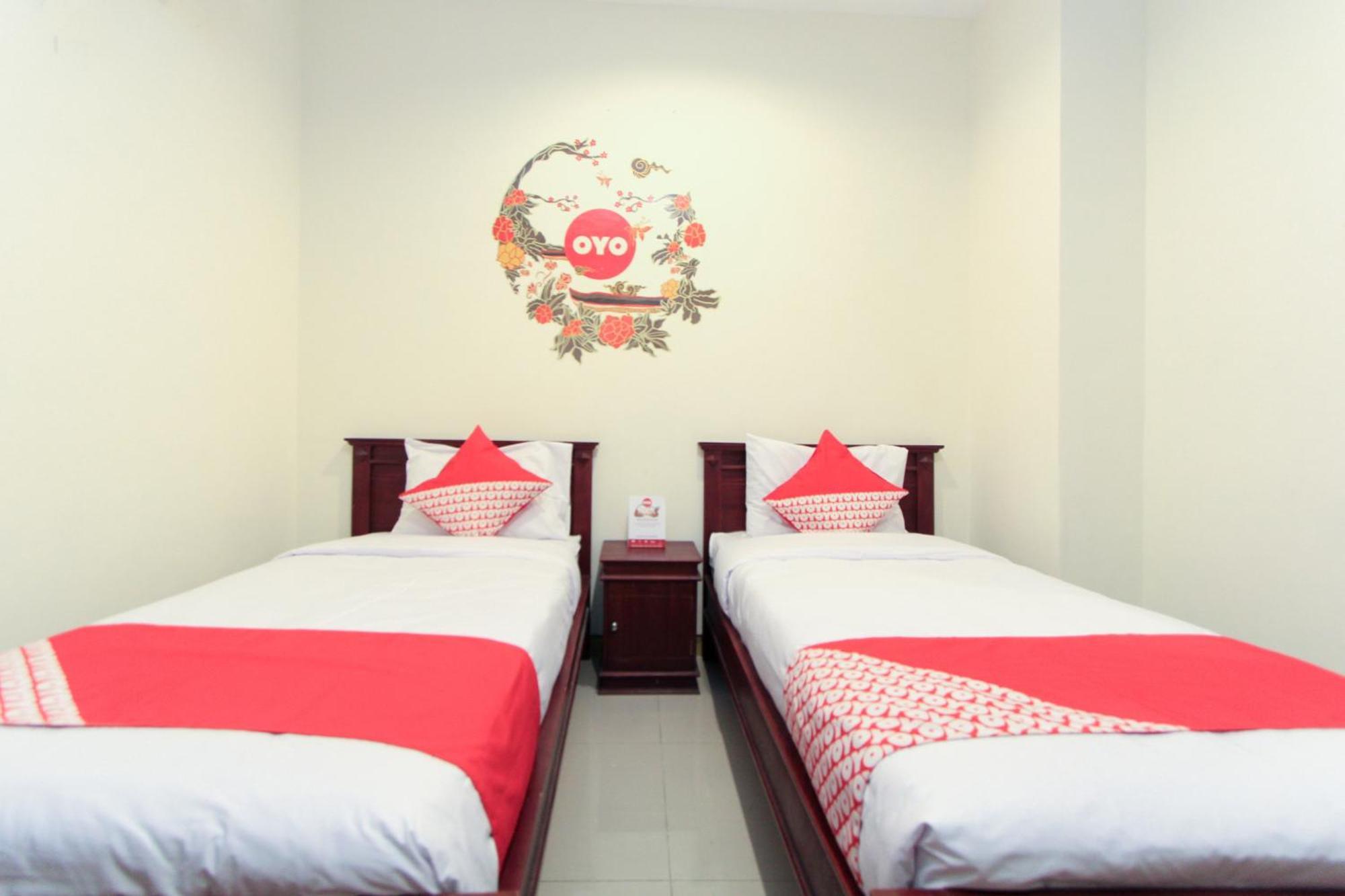 סוראבאיה Hotel O Genteng Near Genteng Market Formerly Uno Hotel מראה חיצוני תמונה