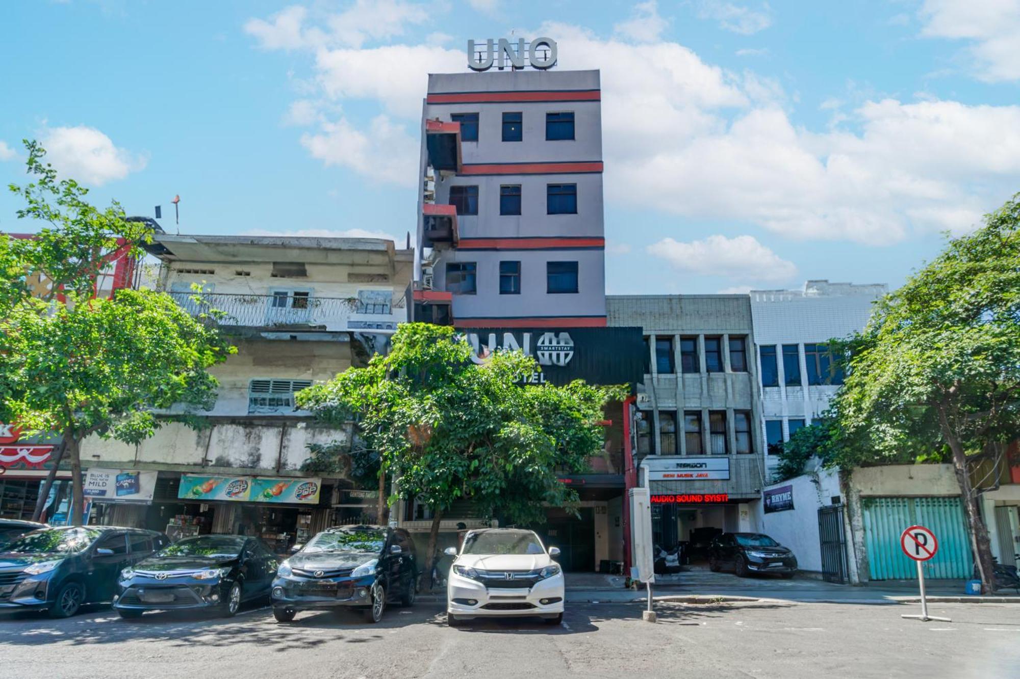 סוראבאיה Hotel O Genteng Near Genteng Market Formerly Uno Hotel מראה חיצוני תמונה