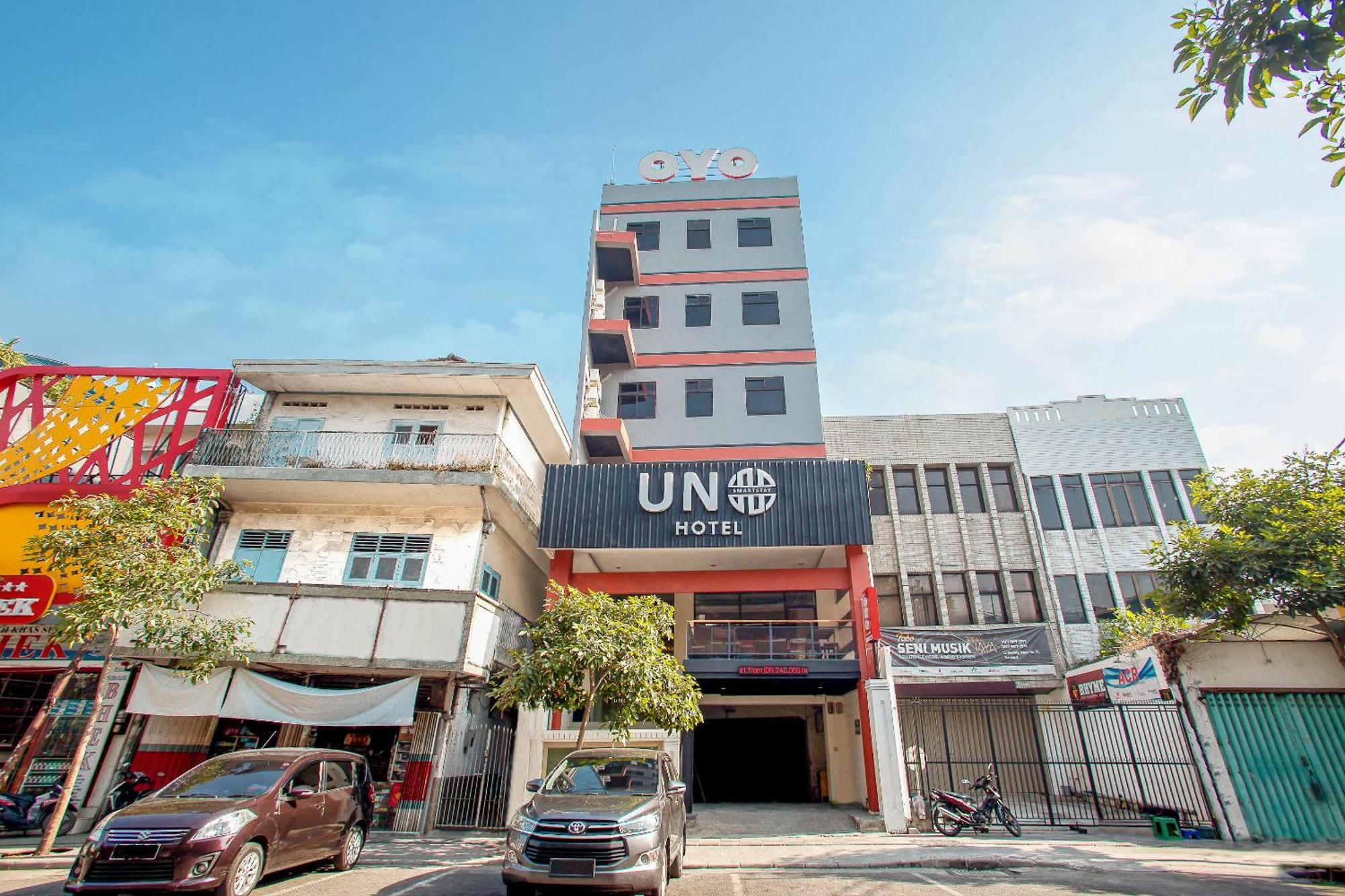 סוראבאיה Hotel O Genteng Near Genteng Market Formerly Uno Hotel מראה חיצוני תמונה