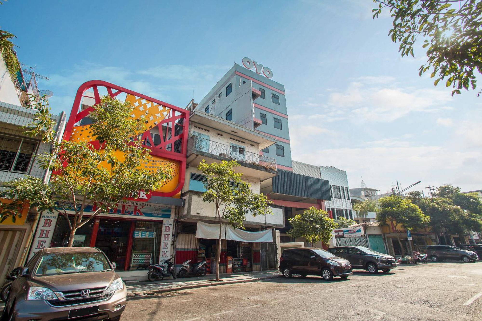 סוראבאיה Hotel O Genteng Near Genteng Market Formerly Uno Hotel מראה חיצוני תמונה