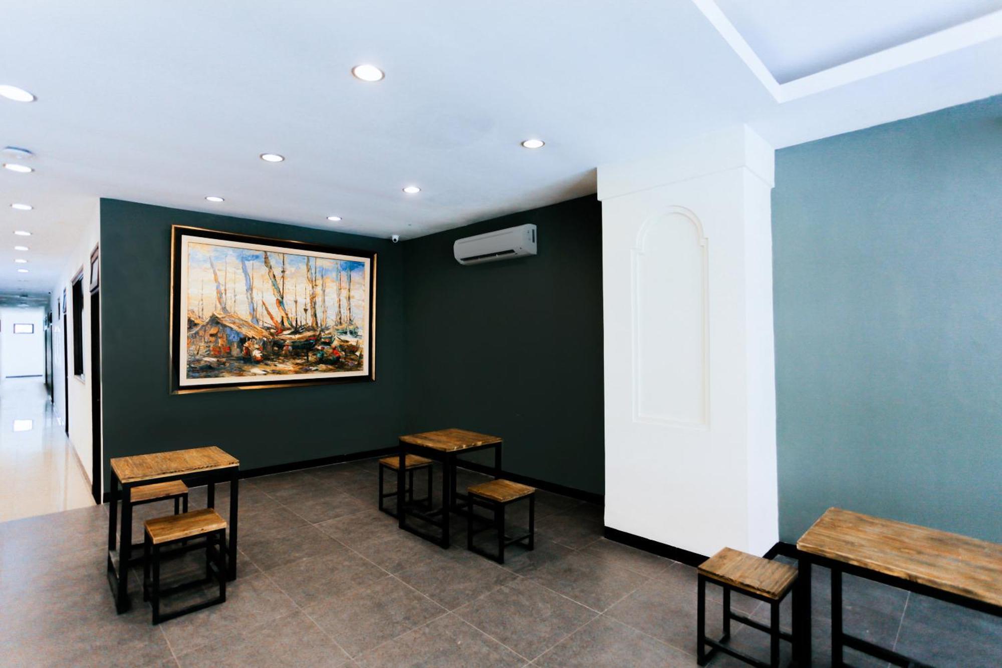 סוראבאיה Hotel O Genteng Near Genteng Market Formerly Uno Hotel מראה חיצוני תמונה
