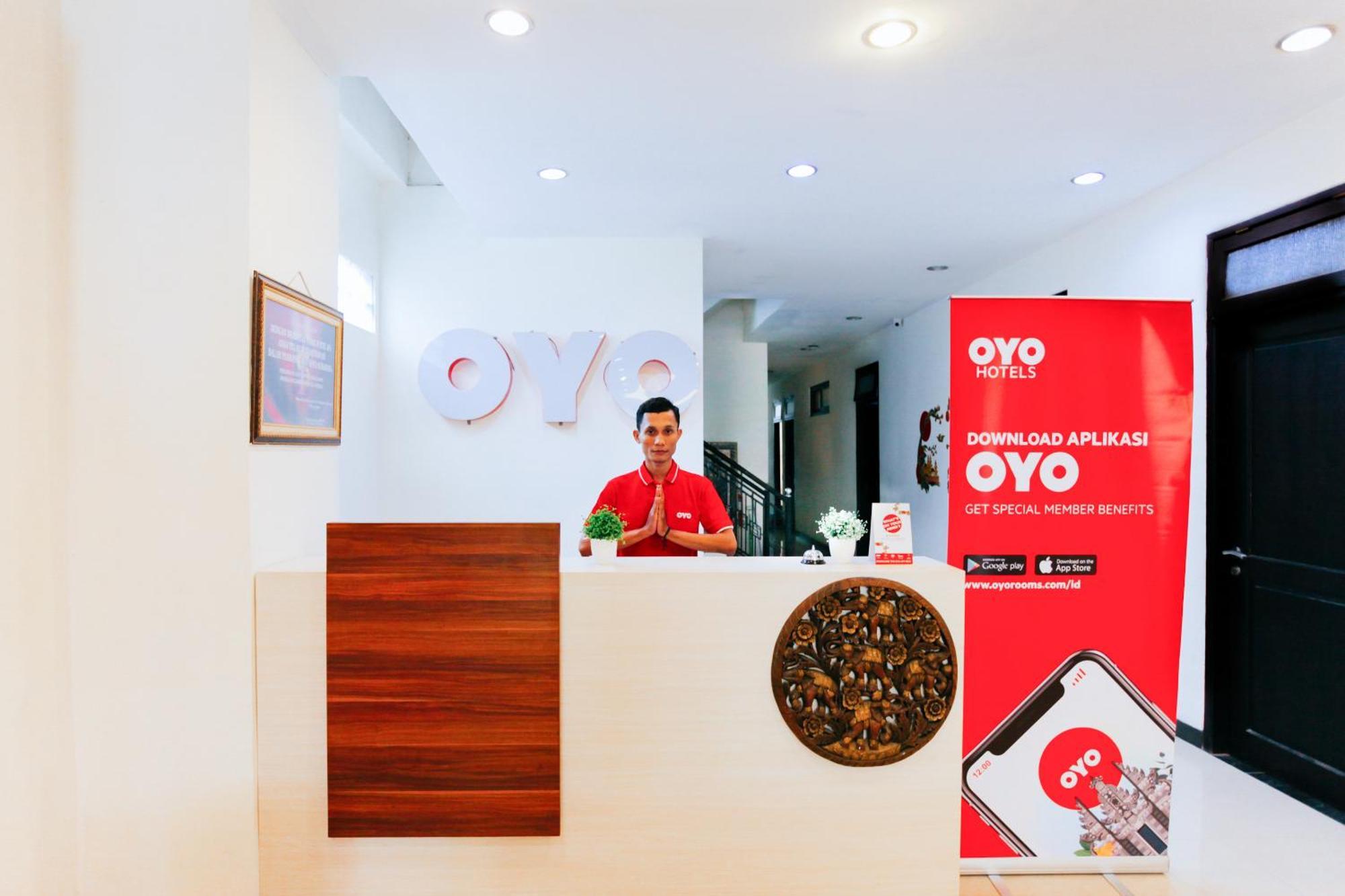 סוראבאיה Hotel O Genteng Near Genteng Market Formerly Uno Hotel מראה חיצוני תמונה