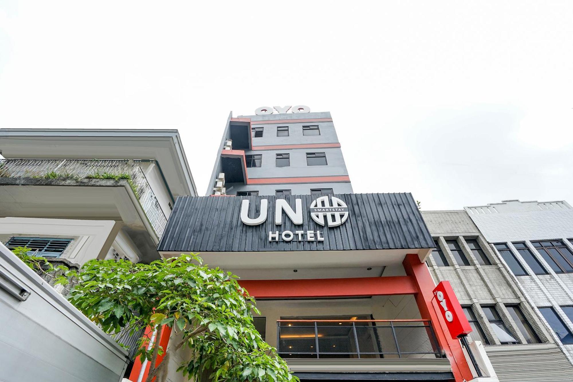 סוראבאיה Hotel O Genteng Near Genteng Market Formerly Uno Hotel מראה חיצוני תמונה